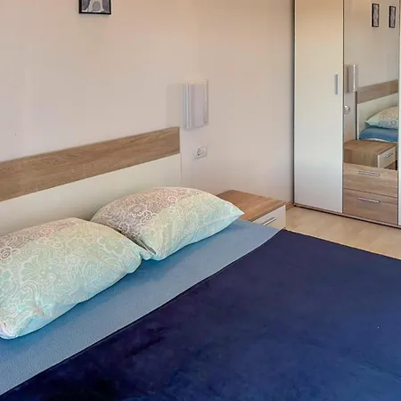 Holiday home 1 Bedroom Awesome In Dracevac